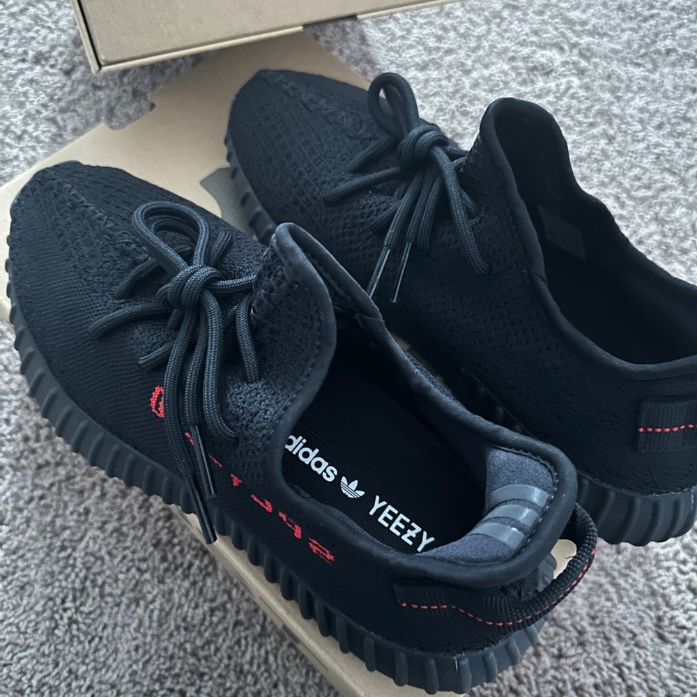 Yeezy 350 V2 Bred